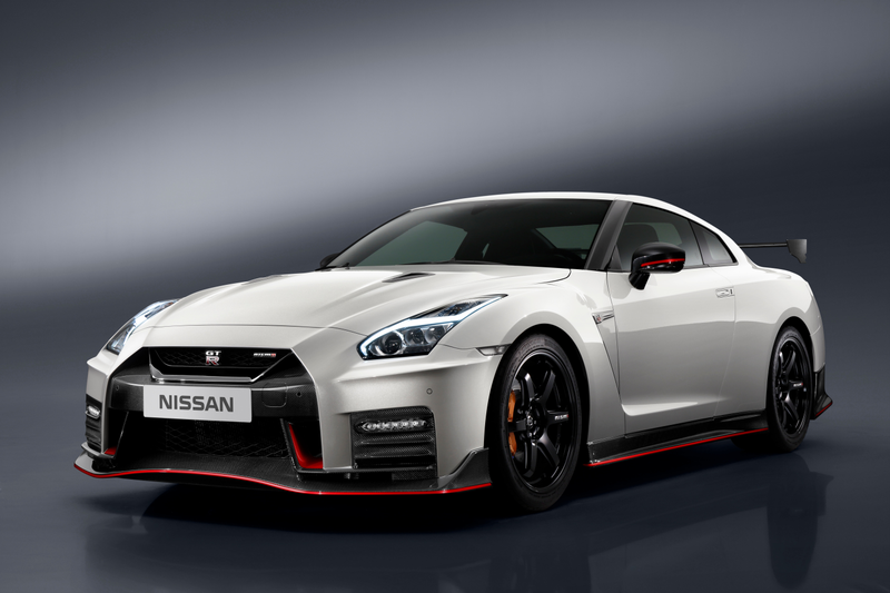 Illustration for article titled The 2017 Nissan GT-R Nismo Is Here To Kick All Your Asses With 600 Horsepower